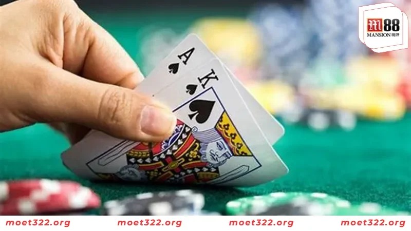 Tìm Hiểu All In Trong Poker Từ Kinh Nghiệm Các Cao Thủ Tại M88 5 Đặt cược lớn khiến đối thủ phải bỏ bài