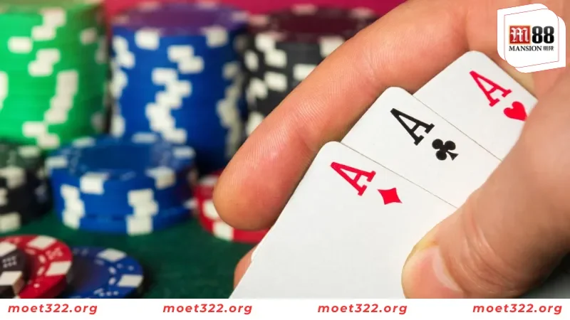Tổng Hợp Thuật Ngữ Poker Phổ Biến Tại M88 4 Cụm từ chỉ lá bài trên bàn cược